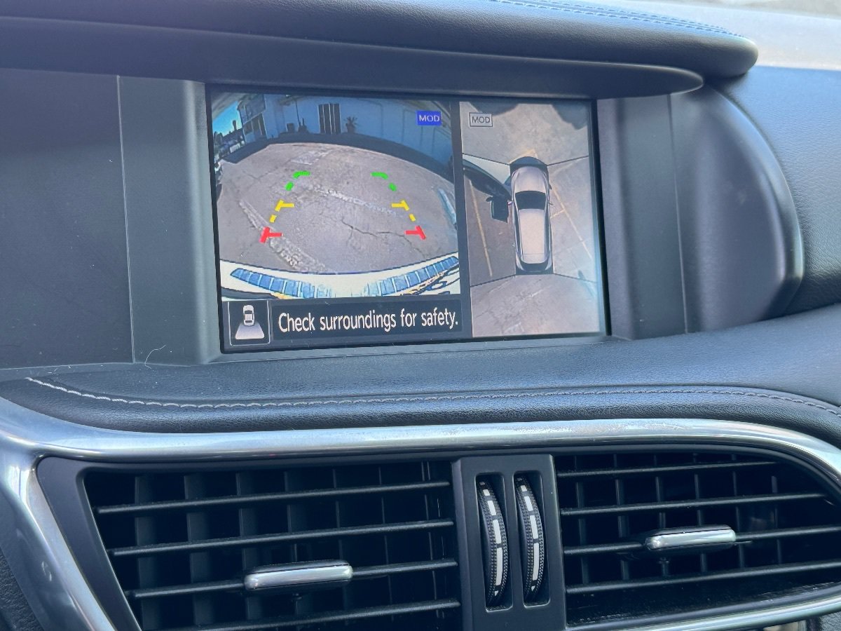 Used 2019 INFINITI QX30 w/ Cargo Package FWD image 24