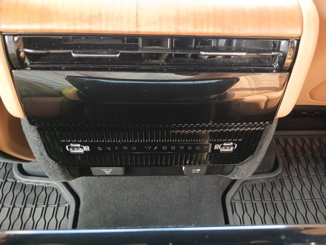 Used 2024 Jeep Grand Wagoneer Series III w/ Rear Seat Video Group 1 AWD/4WD image 27