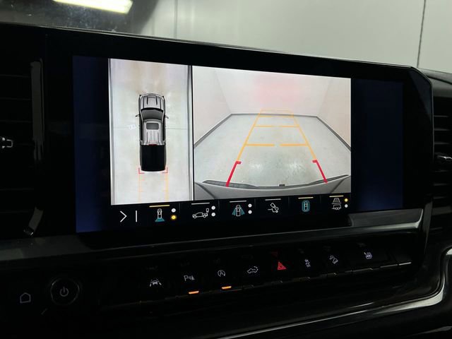 Certified 2023 Chevrolet Silverado 1500 High Country w/ Technology Package image 15