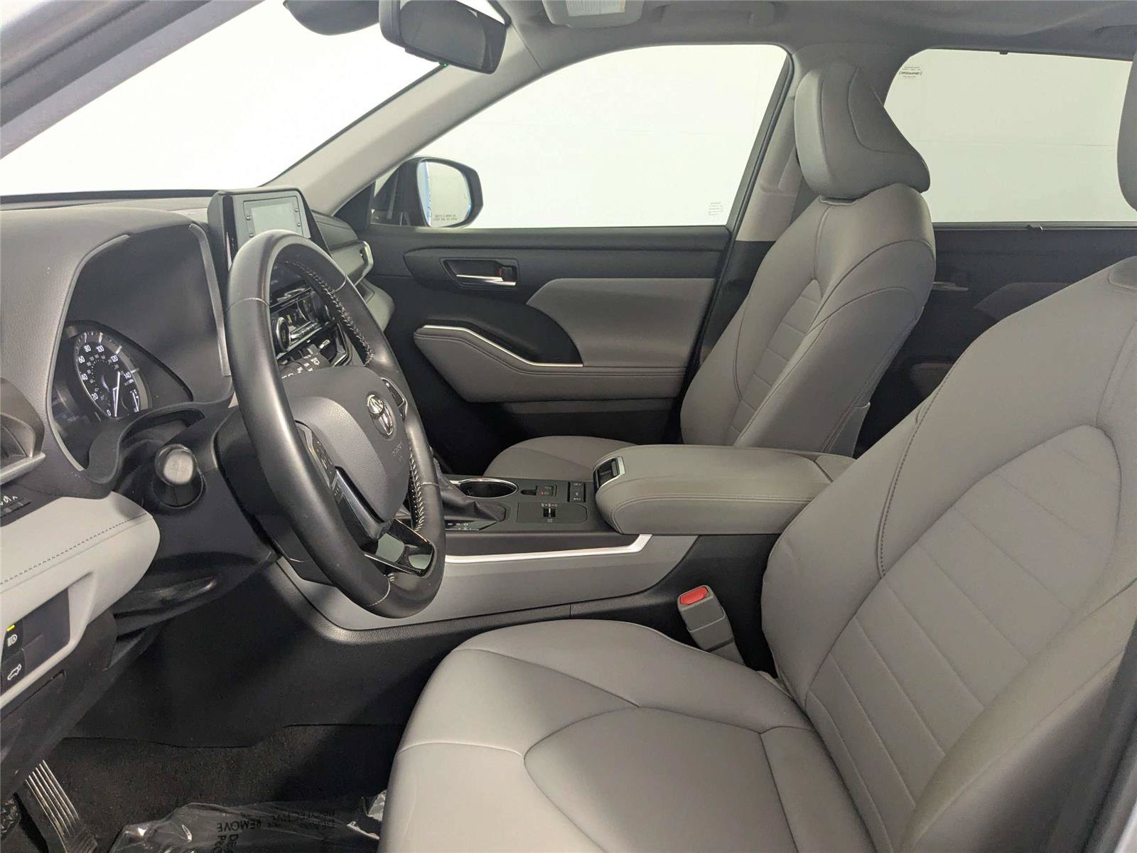 Certified 2020 Toyota Highlander XLE FWD image 12