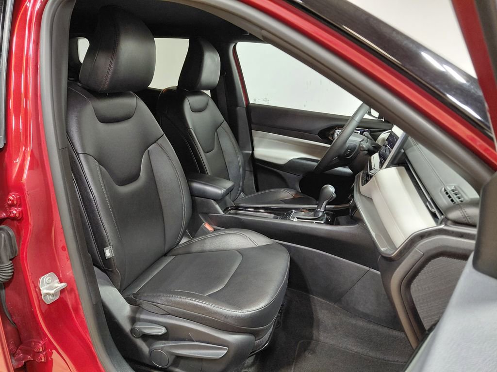 Used 2025 Jeep Compass Limited AWD/4WD image 25