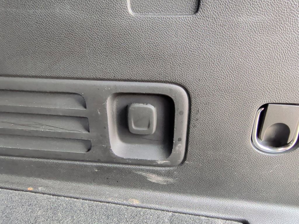 Used 2022 Chevrolet Traverse RS image 45