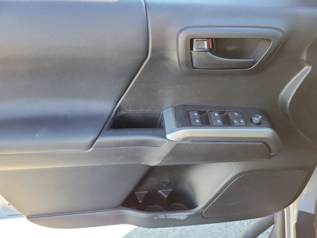 Used 2021 Toyota Tacoma SR5 w/ Trail Edition image 21