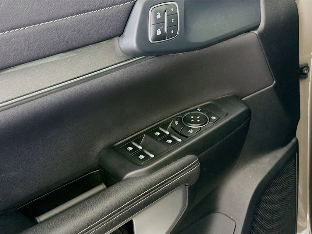 Used 2025 Ford Ranger Lariat w/ FX4 Off-Road Package image 21