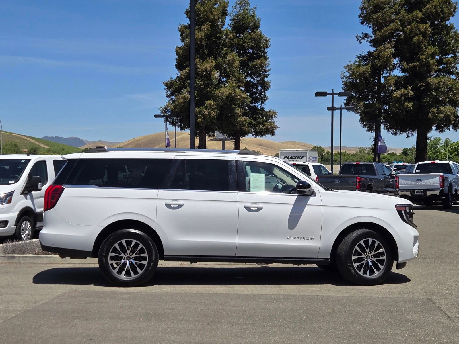 Certified 2025 Ford Expedition Max Platinum AWD/4WD image 3