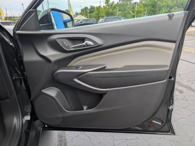 Used 2025 Chevrolet Trax ACTIV w/ Driver Confidence Package FWD image 13
