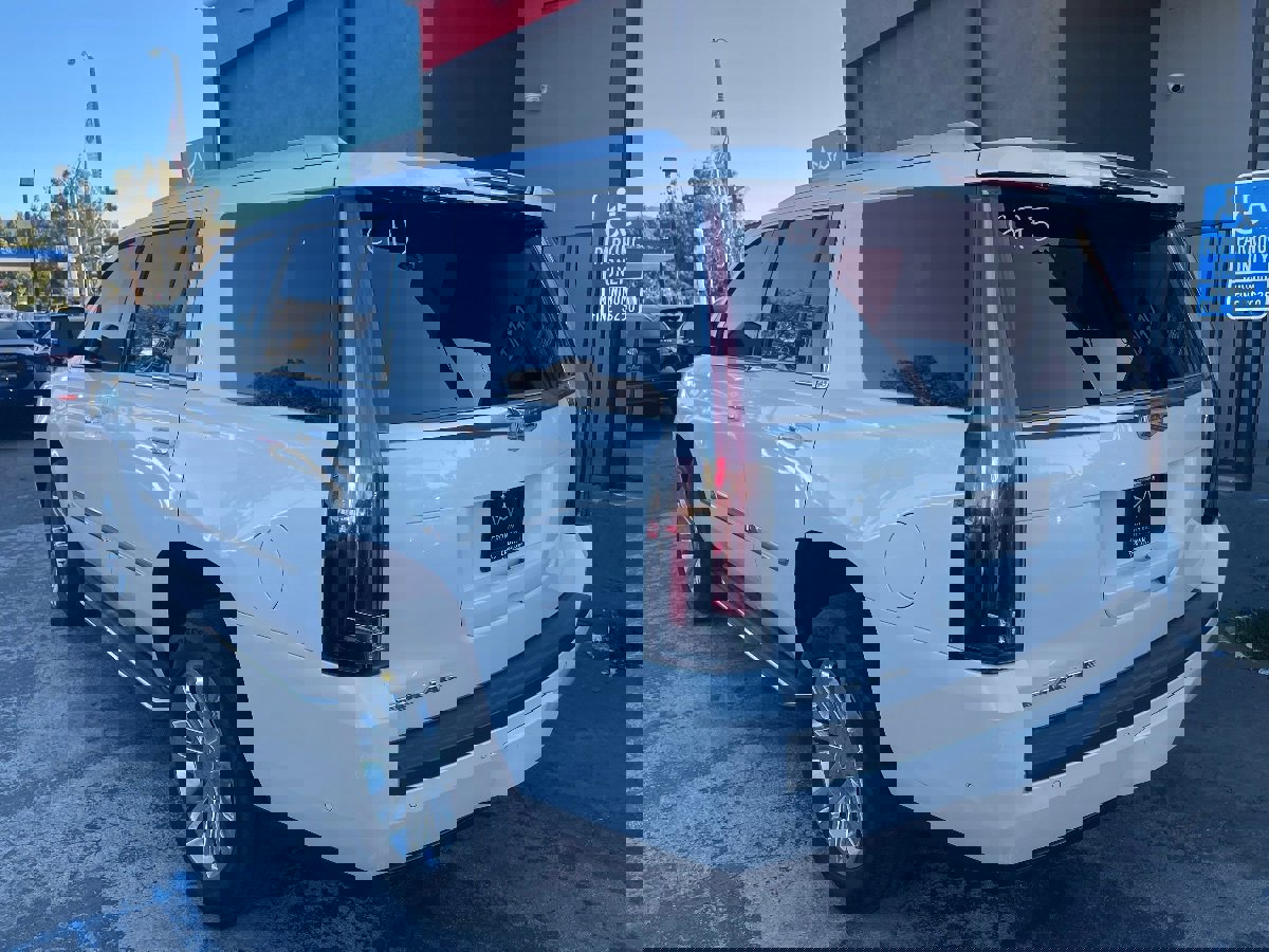 Used 2017 Cadillac Escalade 2WD image 6