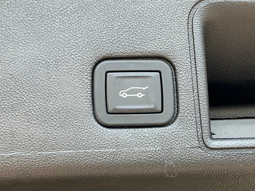 Used 2024 GMC Terrain Denali w/ Denali Premium Package AWD/4WD image 21