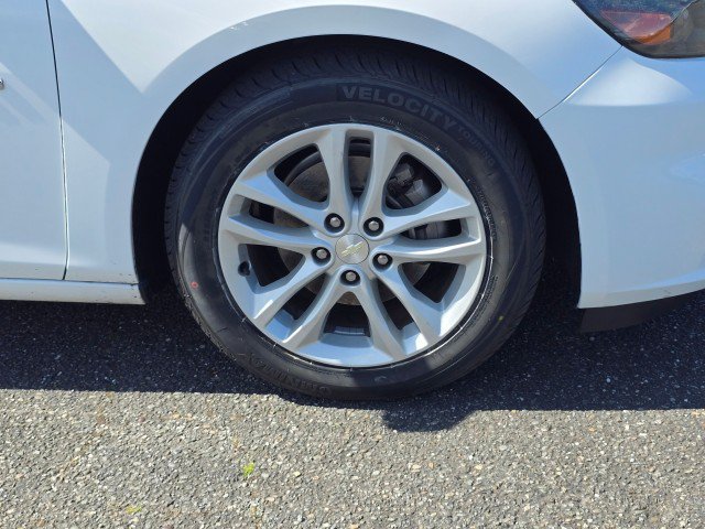 Used 2018 Chevrolet Malibu LT FWD image 9