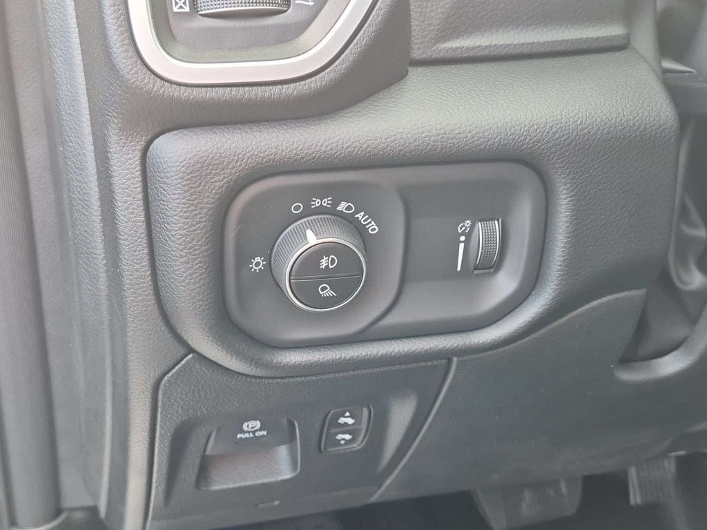 New 2026 RAM 1500 Big Horn AWD/4WD image 13