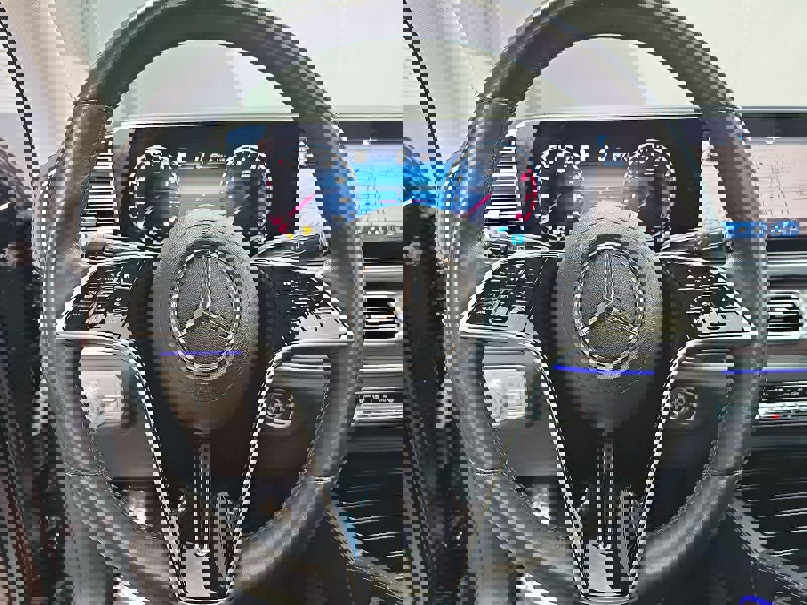 Used 2024 Mercedes-Benz GLS 450 4MATIC image 31