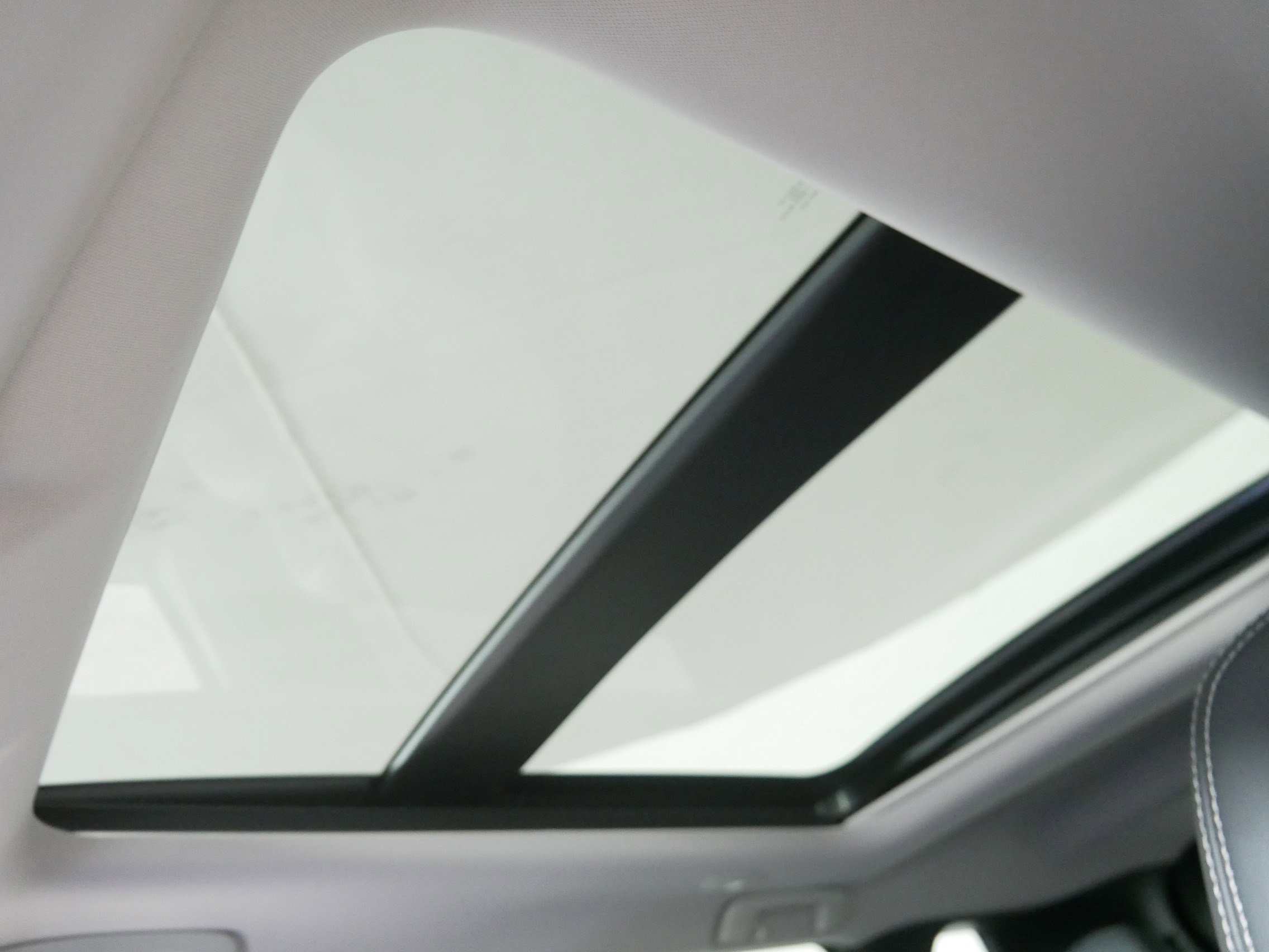 New 2025 Mitsubishi Outlander SE image 8