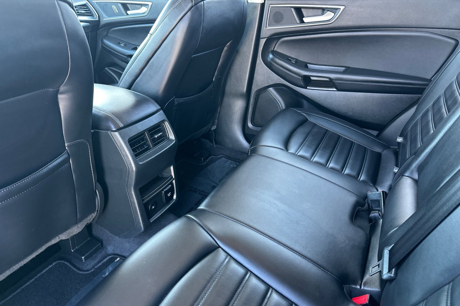 Used 2024 Ford Edge SEL w/ Convenience Package image 11