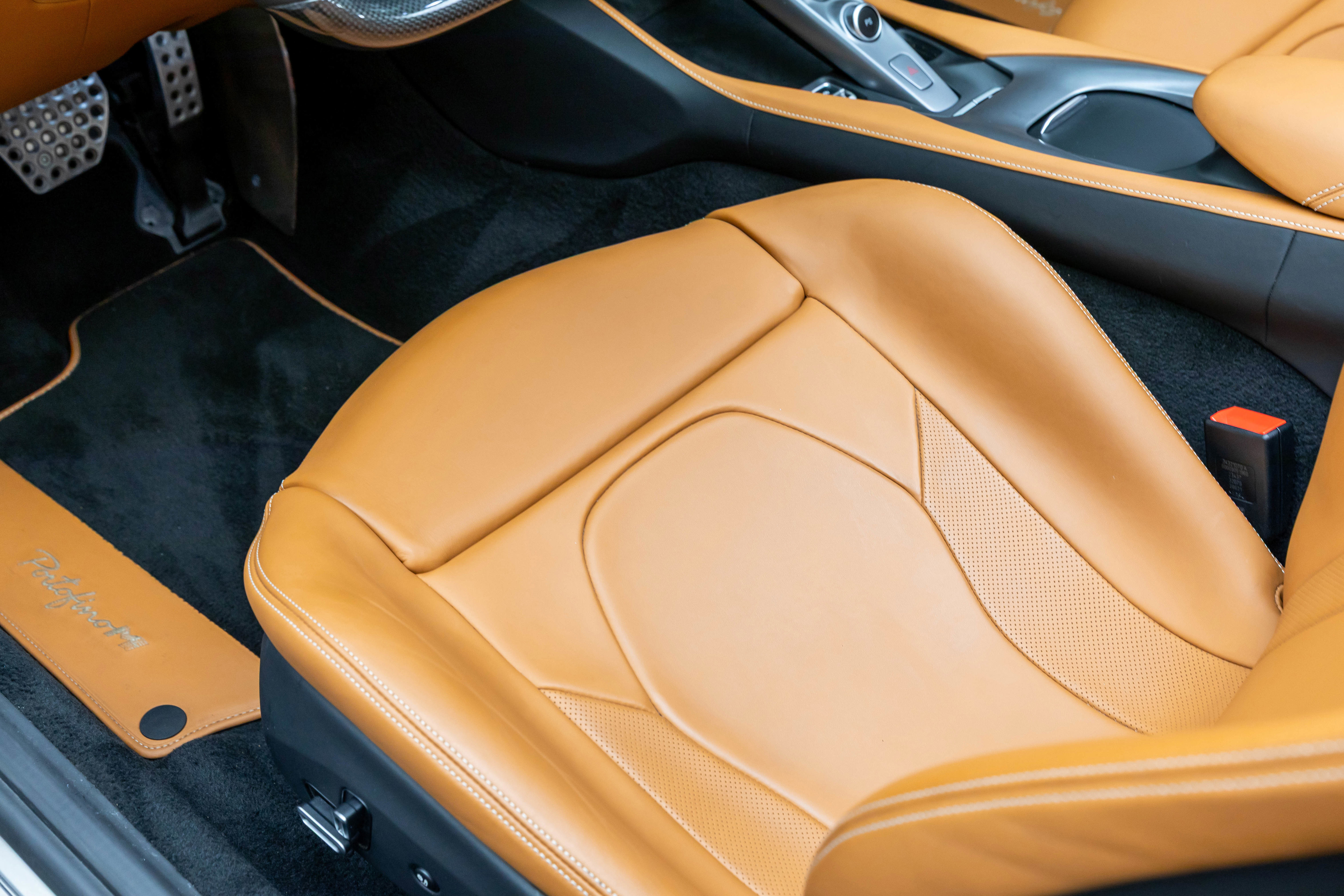 Certified 2022 Ferrari Portofino M image 18