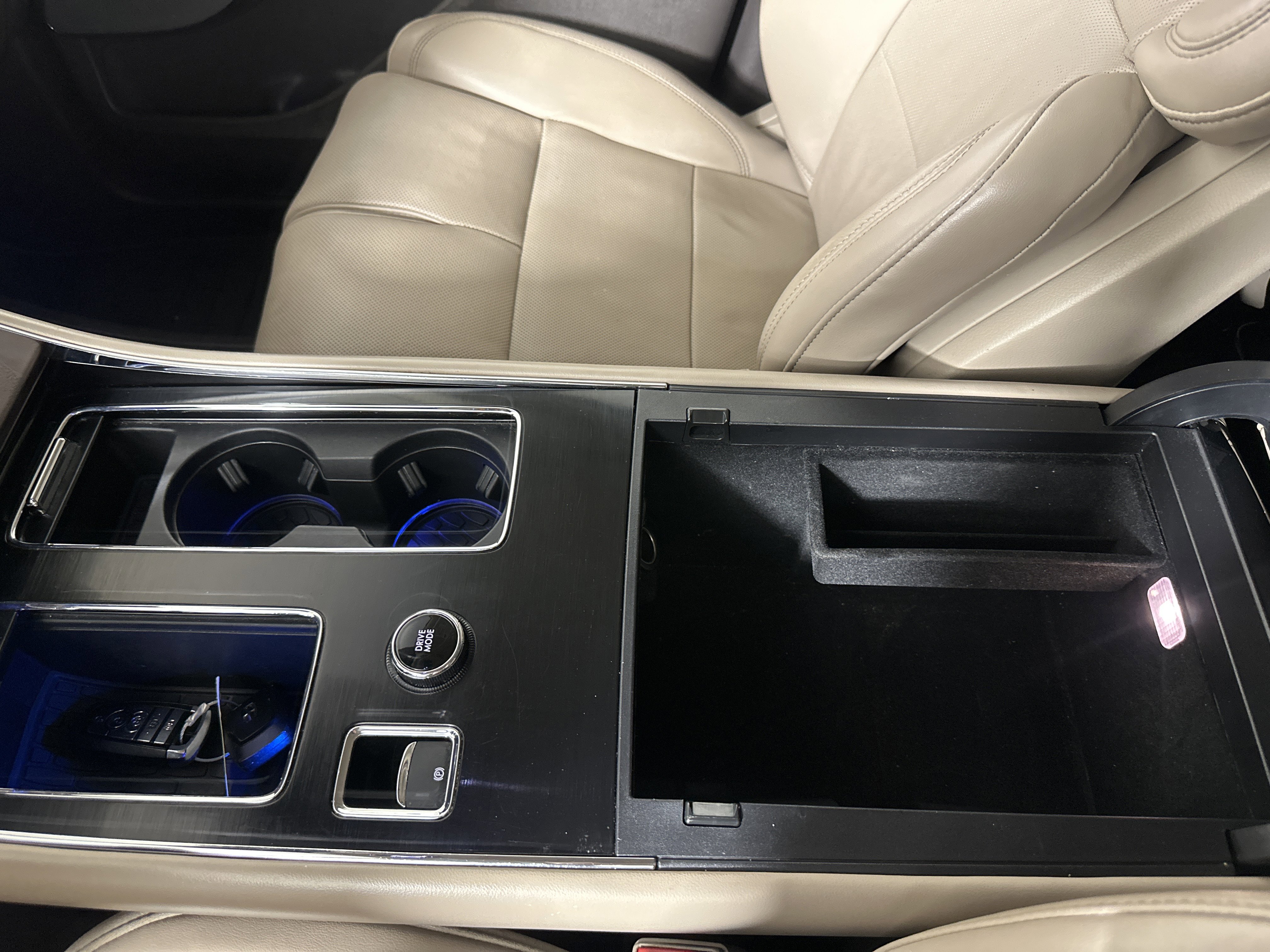 Used 2020 Lincoln Aviator Reserve w/ Equipment Group 202A image 20