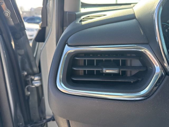 Used 2023 Chevrolet Equinox LT image 19