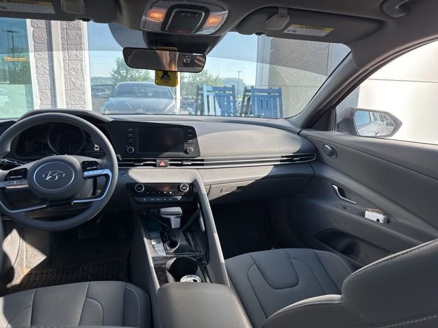 Used 2023 Hyundai Elantra Blue FWD image 30