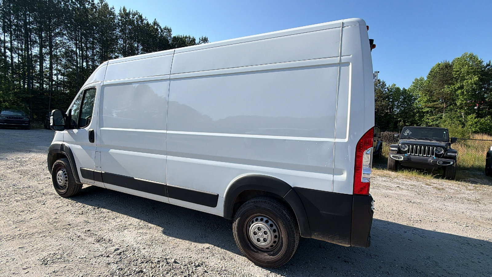 Used 2024 RAM ProMaster 2500 w/ Convenience Group FWD image 10