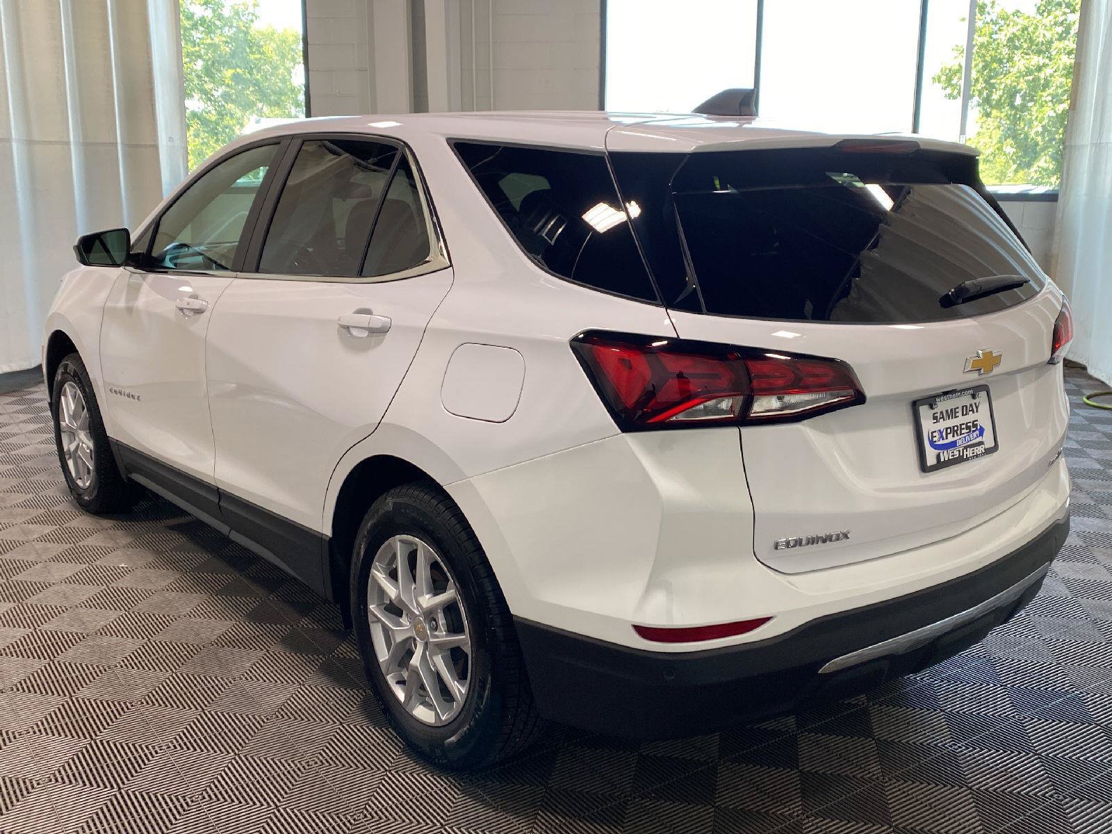Used 2023 Chevrolet Equinox LT AWD/4WD image 5