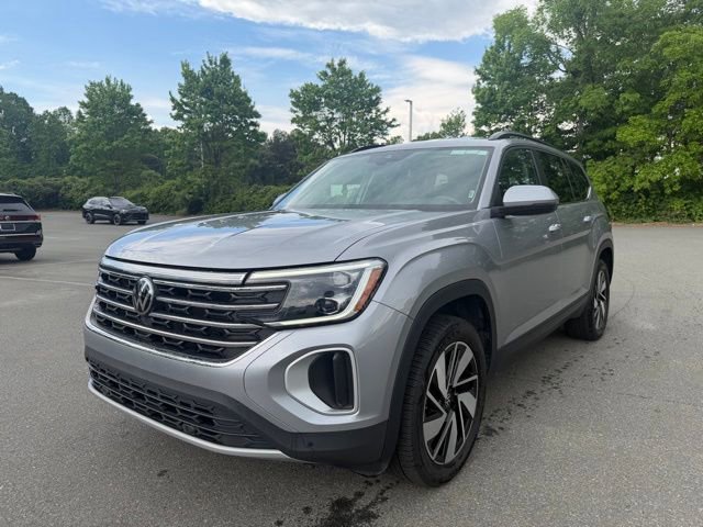 Used 2025 Volkswagen Atlas SE FWD image 1