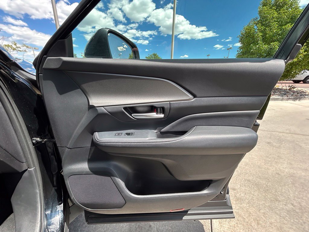 Used 2025 Toyota Grand Highlander AWD image 31