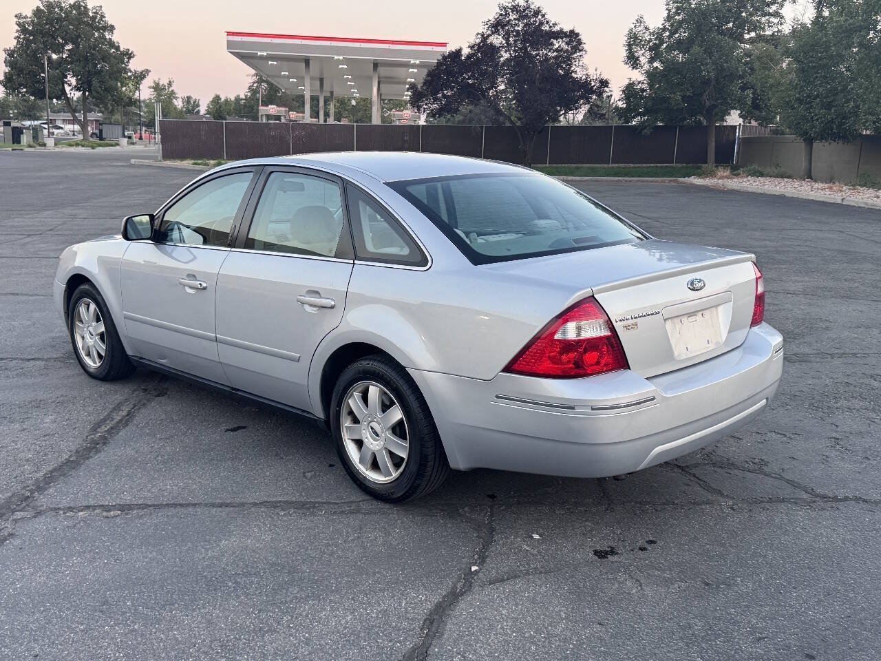 Used 2005 Ford Five Hundred SE FWD image 7