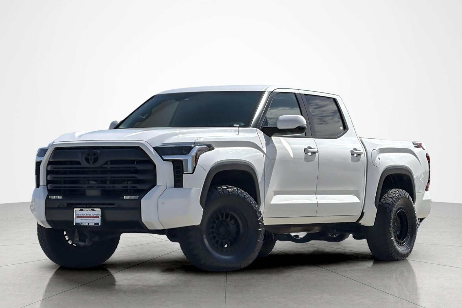 Used 2025 Toyota Tundra SR5 w/ SR5 Convenience Package AWD/4WD image 3