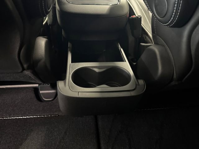 New 2026 Chrysler Pacifica Limited image 17