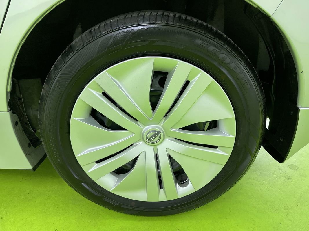 Used 2025 Nissan Leaf S image 15