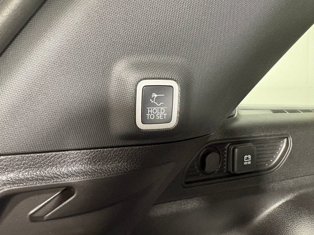 Used 2026 Jeep Grand Cherokee Limited AWD/4WD image 33
