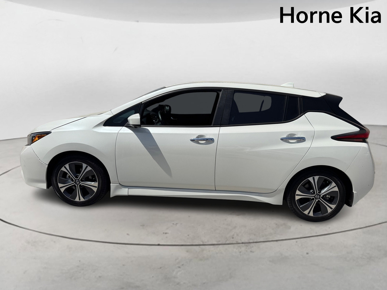 Used 2020 Nissan Leaf SV w/ SV Technology Package image 5