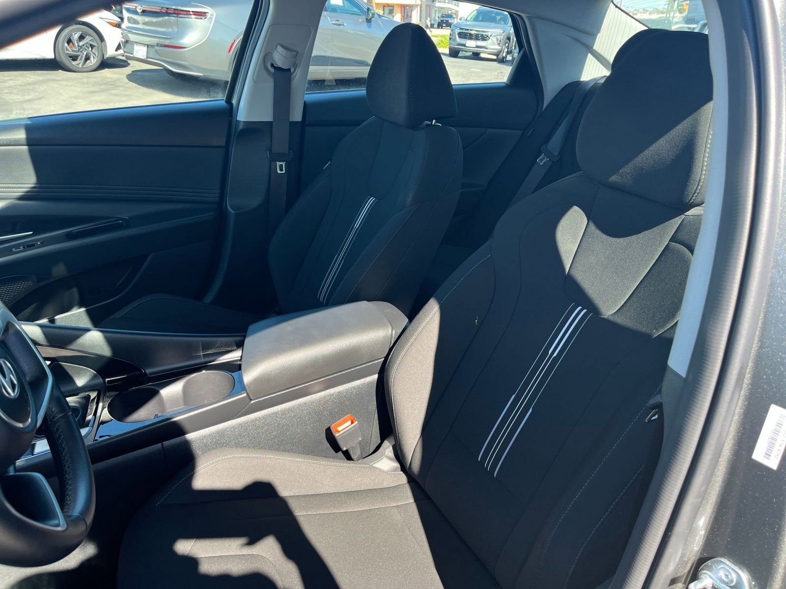 Used 2025 Hyundai Elantra SEL image 38