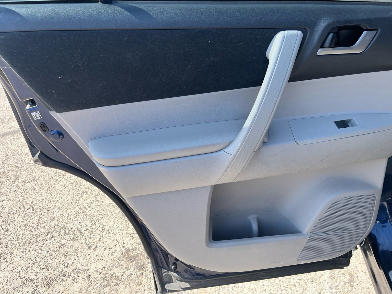 Used 2013 Toyota Highlander Plus image 16