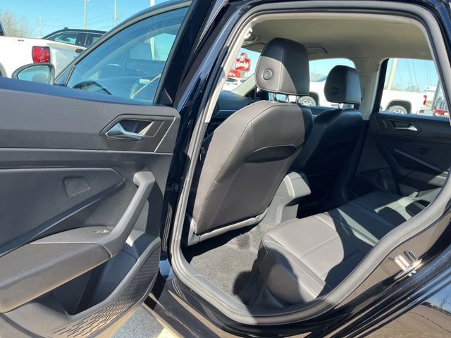 Used 2022 Volkswagen Jetta SE image 21