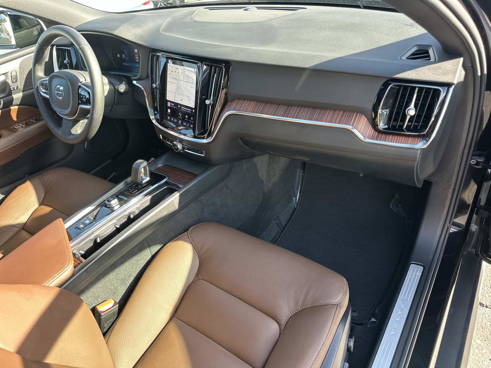 Certified 2025 Volvo V60 B5 Cross Country Plus image 26