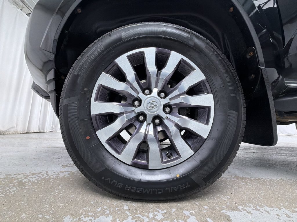 Certified 2022 Toyota Tacoma Limited AWD/4WD image 15