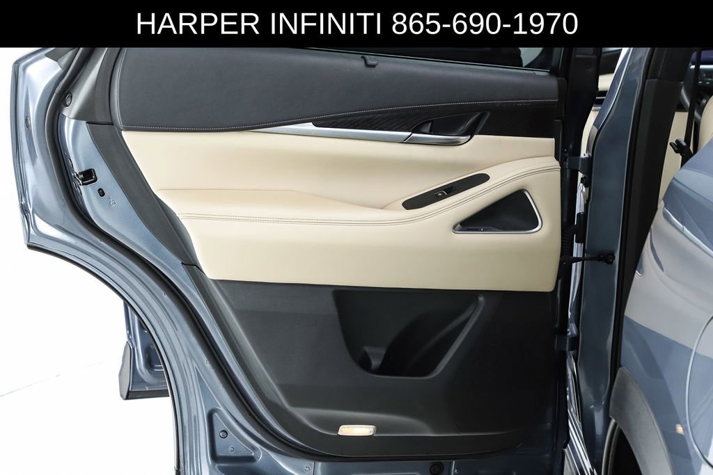 Used 2023 INFINITI QX60 Sensory w/ Vision Package AWD/4WD image 18