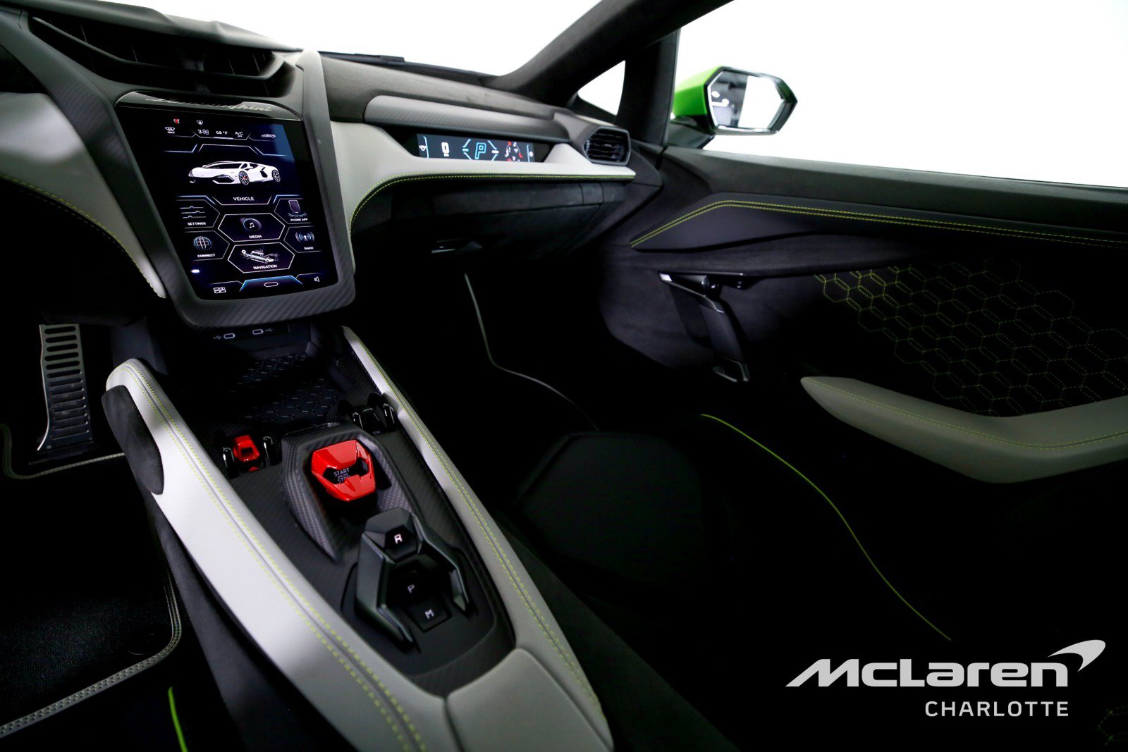 Used 2024 Lamborghini Revuelto AWD/4WD image 15