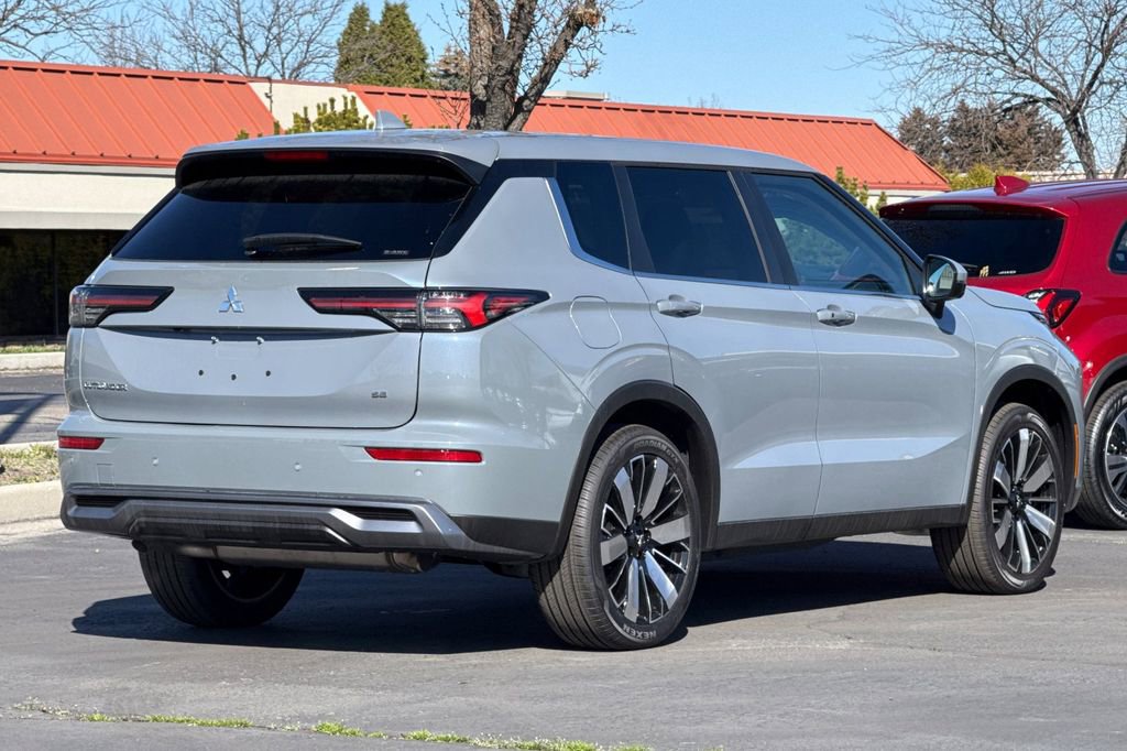 New 2026 Mitsubishi Outlander SE AWD/4WD image 4