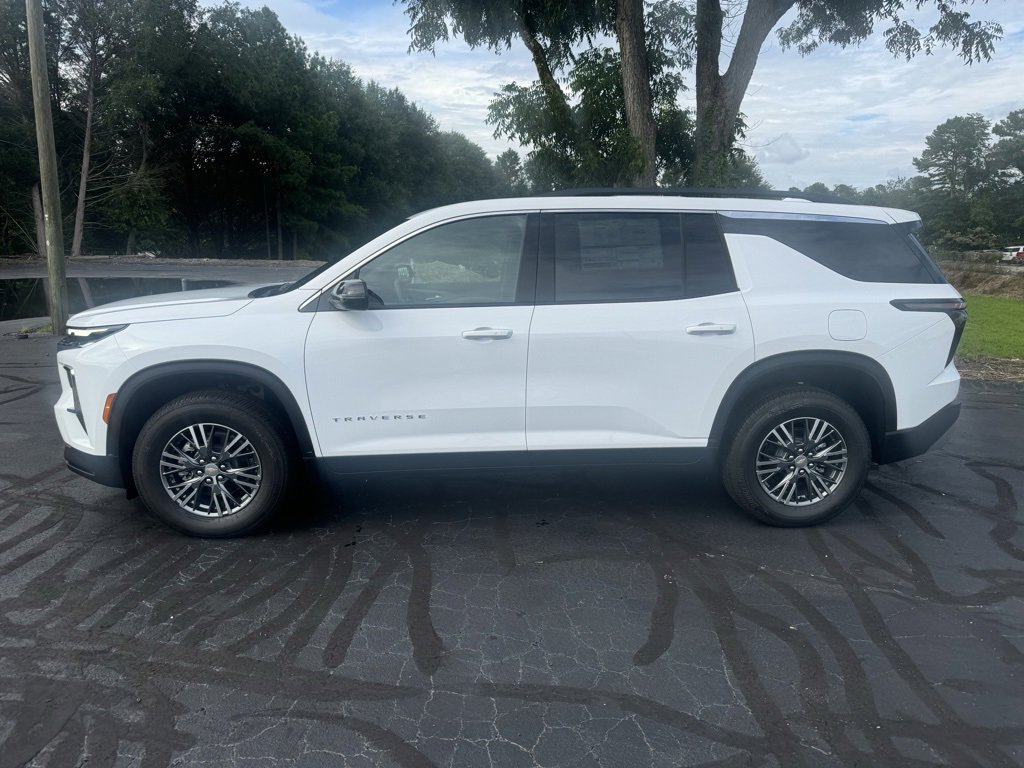 New 2026 Chevrolet Traverse LT image 2