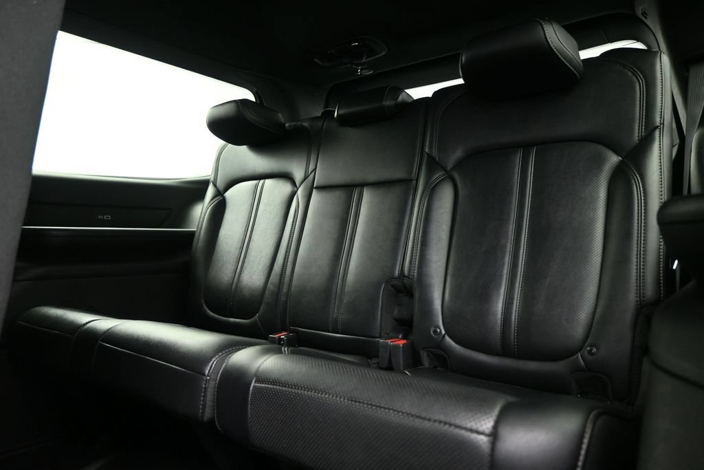 Used 2024 Jeep Wagoneer Series II w/ Flexible Seating Group RWD image 17