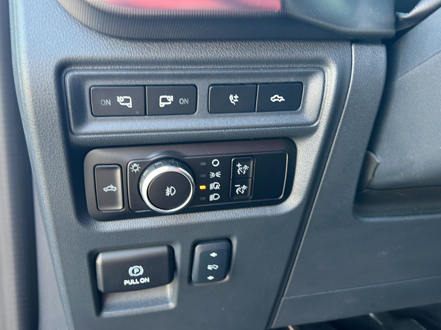 Certified 2024 Ford F150 Platinum w/ FX4 Off-Road Package AWD/4WD image 20