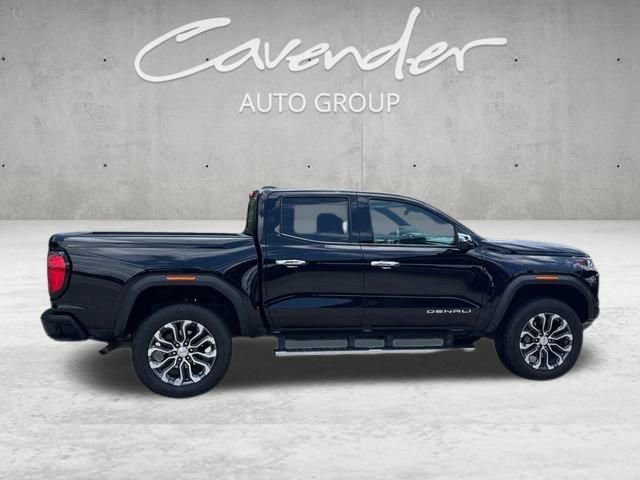 Used 2025 GMC Canyon Denali AWD/4WD image 17