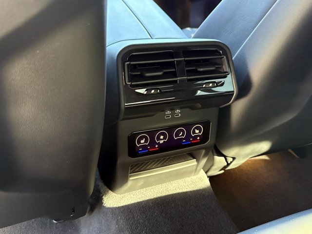 Certified 2025 BMW M5 w/ Executive Package image 14