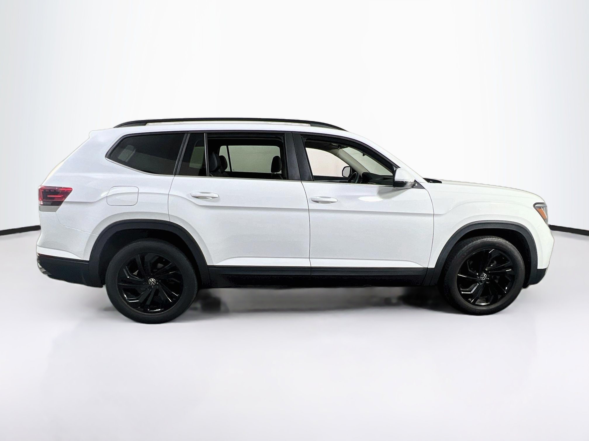 Used 2022 Volkswagen Atlas SE w/ Panoramic Sunroof Package AWD/4WD image 4