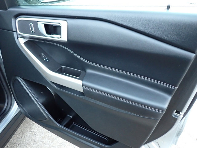 Used 2023 Ford Explorer XLT w/ Class IV Trailer Tow Package image 15