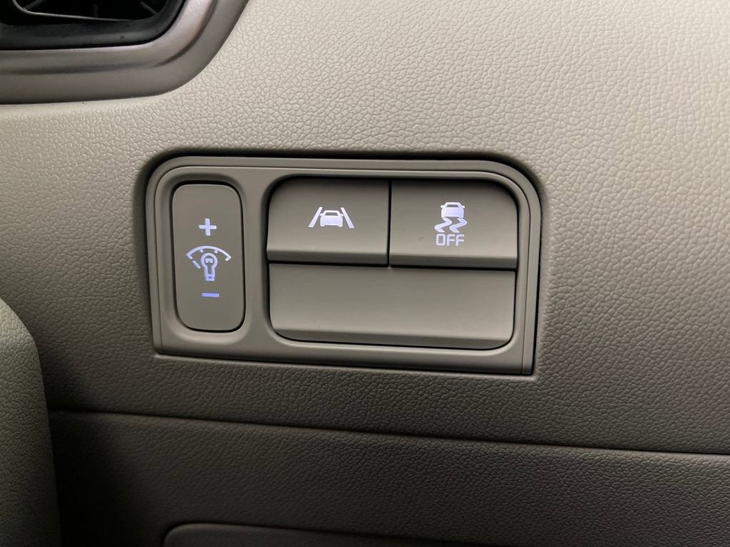 Used 2023 Kia Sorento S image 30