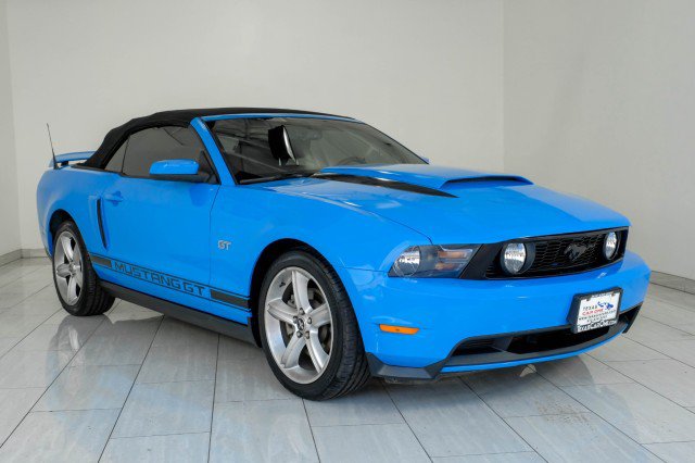 Used 2010 Ford Mustang GT Premium RWD image 3