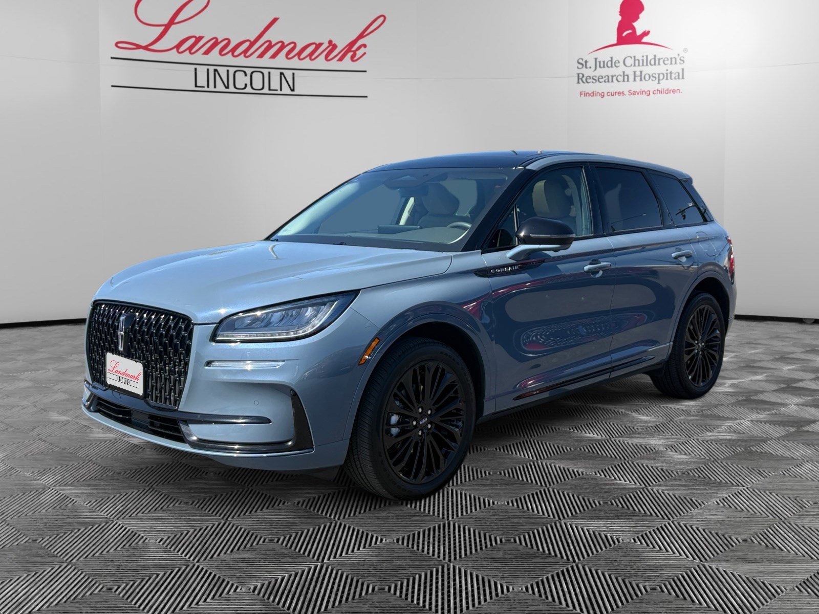 Used 2023 Lincoln Corsair AWD w/ Equipment Group 101A image 1