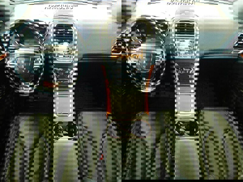 Used 2019 Lincoln Nautilus Select image 11